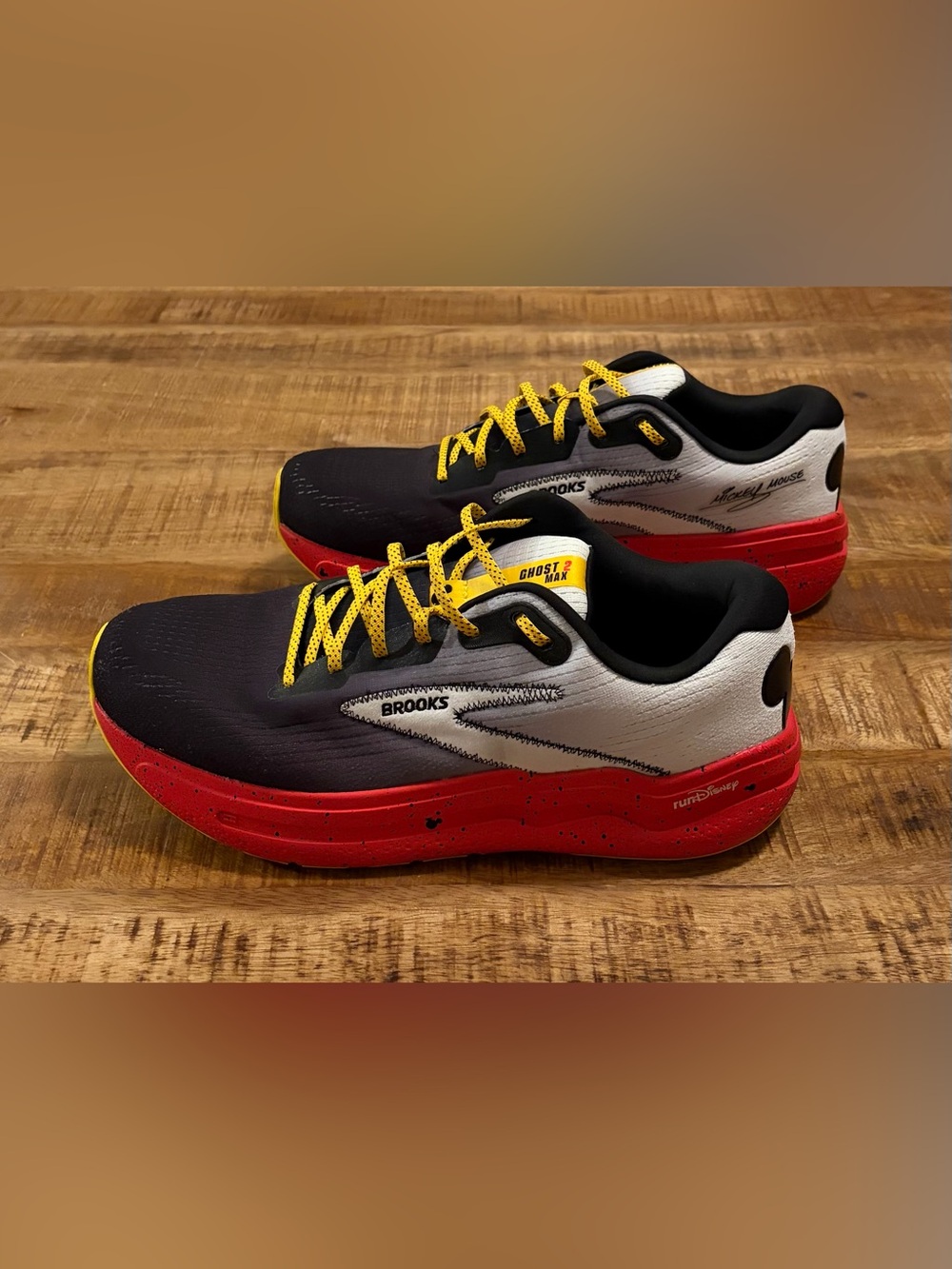 Brooks Ghost Max 2 Mickey Mouse Running Shoes Run Disney - Picture 2 of 12